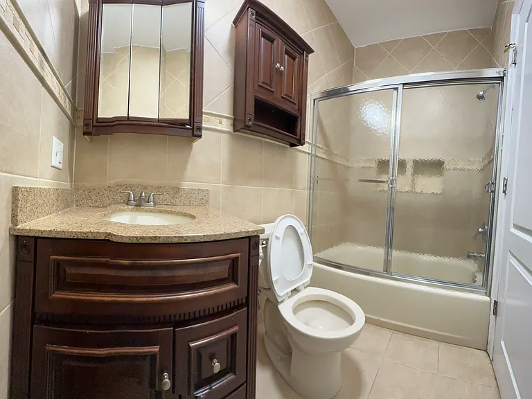 187 Zabriskie St #2 — Photo 5