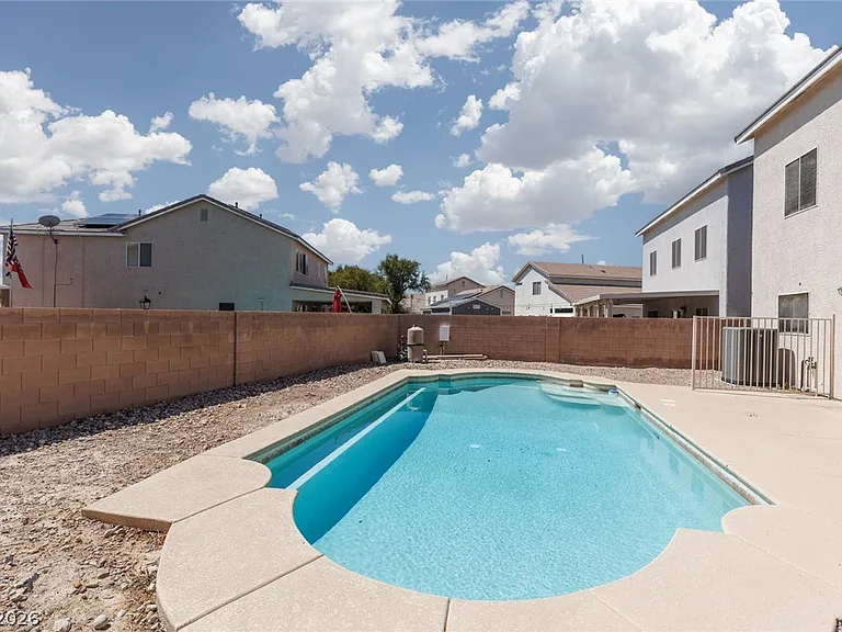 6042 Highland Gardens Dr — Photo 4