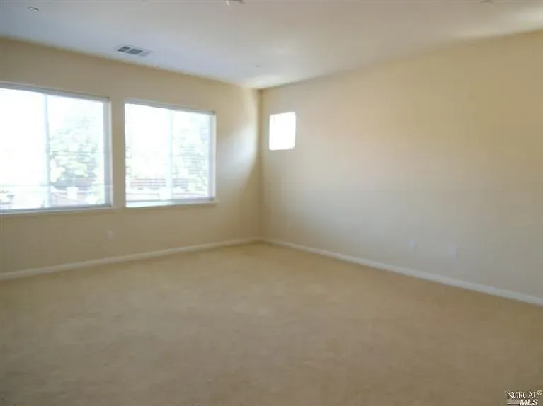 1005 Chatswood Ct — Photo 15