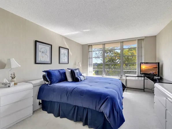 3850 Oaks Clubhouse Drive #507, Pompano Beach, FL 33069