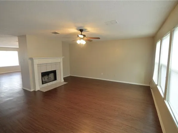 640 Gibson St, Cedar Hill, TX 75104