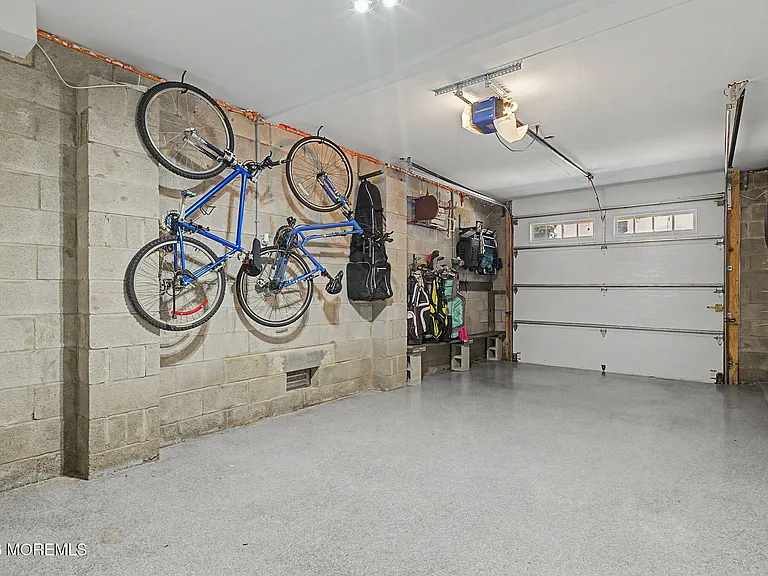 10 Center St — Photo 19