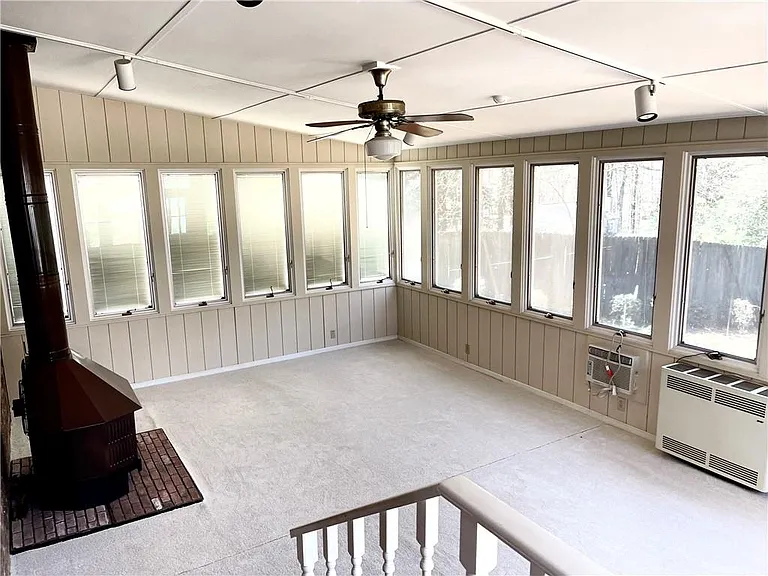 119 Woodlawn Dr NE — Photo 6