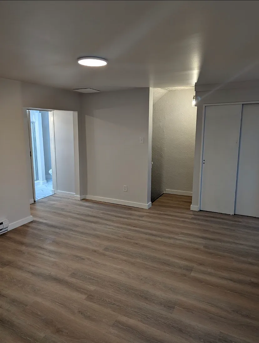 1229 Round Top St — Photo 4