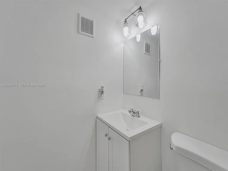 14190 W Dixie Hwy #1 — Photo 16