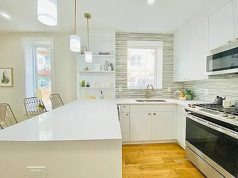 1711 E 3rd St #3F — Photo 8