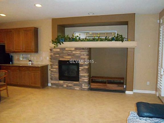 3rd image of 1040 Brinkman St
