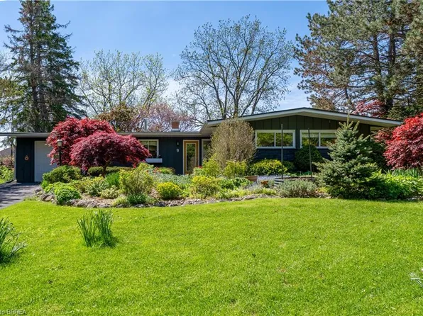 9 Summerhayes Cres, Brantford, ON N3R 5H9