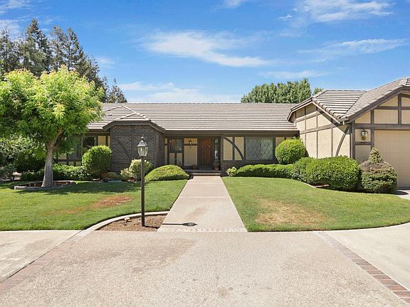 3rd image of 6323 E Capellino Ct