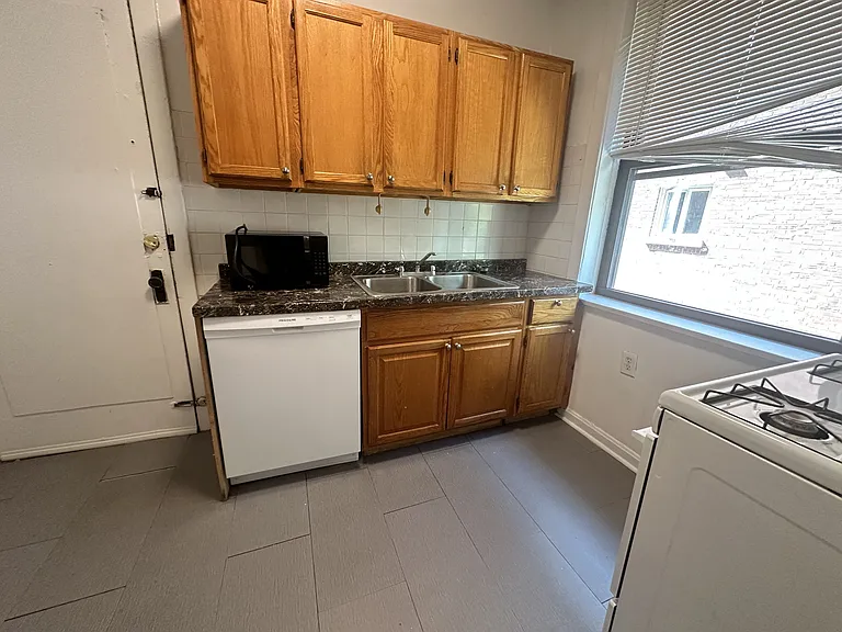 2228-38 Sherman Ave. / 803-809 Noyes St. — Photo 4