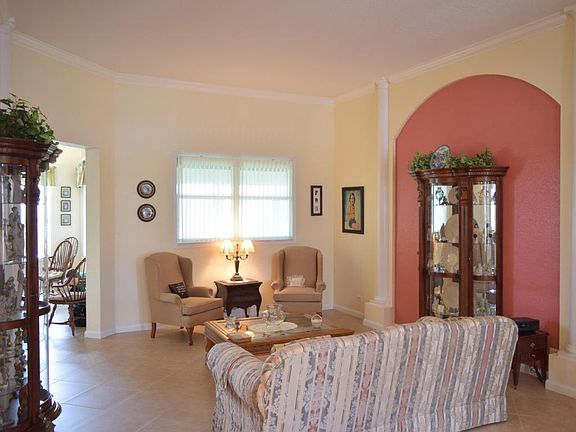 2nd image of 149 NW Magnolia Lakes Blvd
