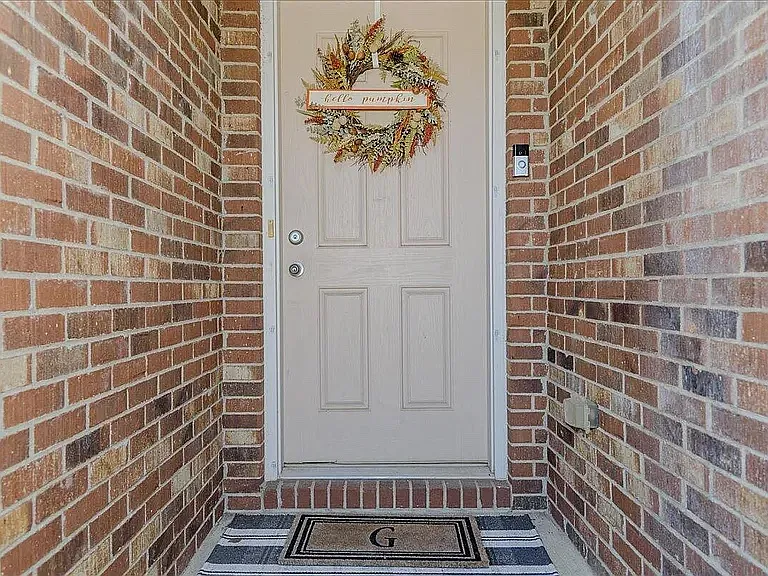 2860 Mahala Ln — Photo 2