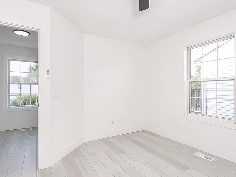 2805 Gill St — Photo 17