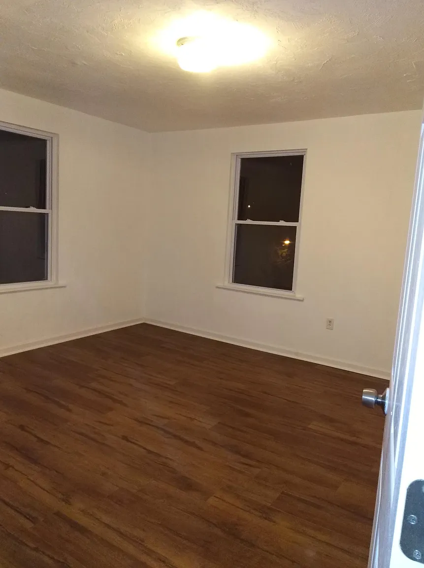 128 Charles St photo 1