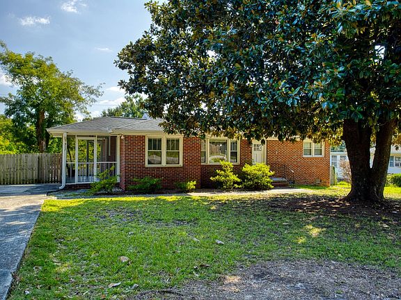 4th image of 917 Magnolia Dr