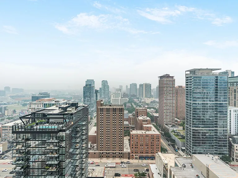River North Luxury, On Display — Photo 48