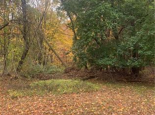 72 Hilltop Dr, Branford, CT 06405