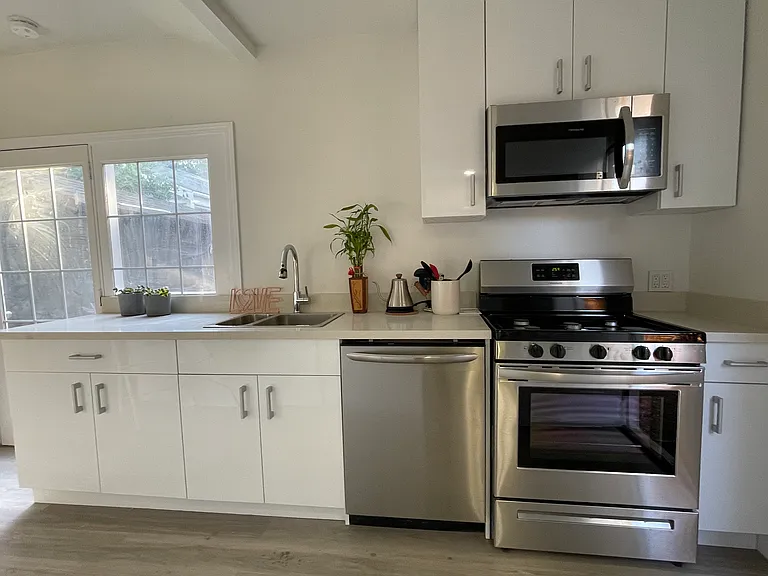 476 Arleta Ave #B — Photo 11