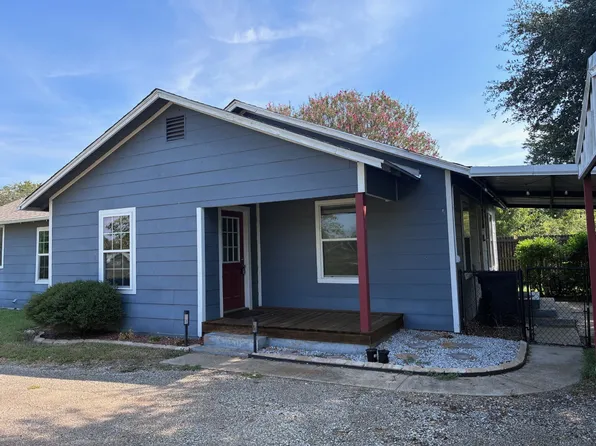 306 Hubbard St, Streetman, TX 75859