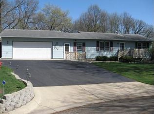 270 Woodland Dr, Owatonna, MN 55060