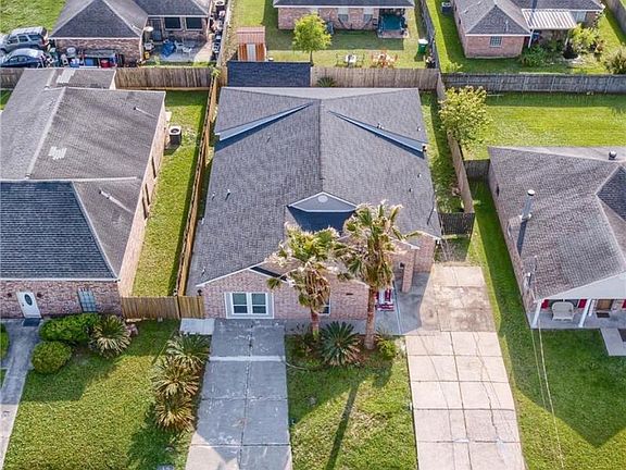 2nd image of 705 Camelia Ave
