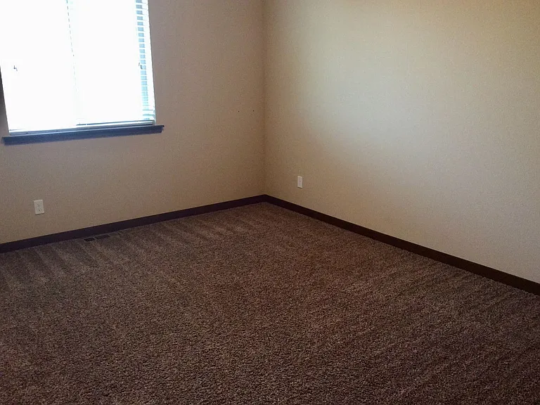 398 Center St — Photo 10