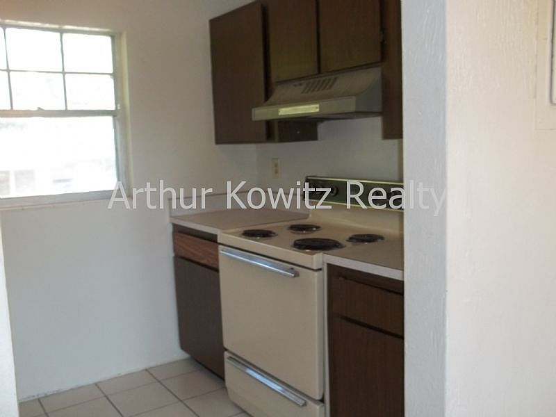 2nd image of 1160 S Palmetto Ave APT 203