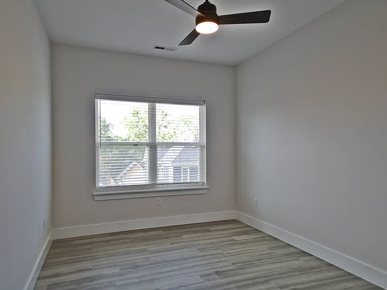 1805 Duncan Ave — Photo 20