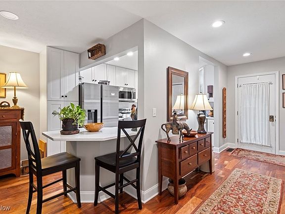 5th image of 428-48 Heather Ln