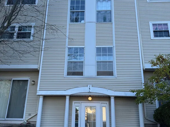 2390 State Street #2L, Hamden, CT 06517