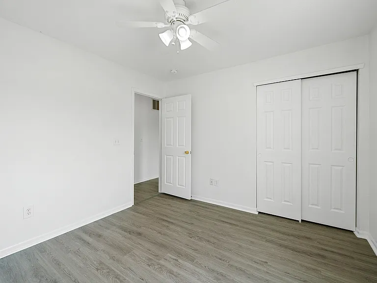 4035 Redroyal Ave — Photo 29