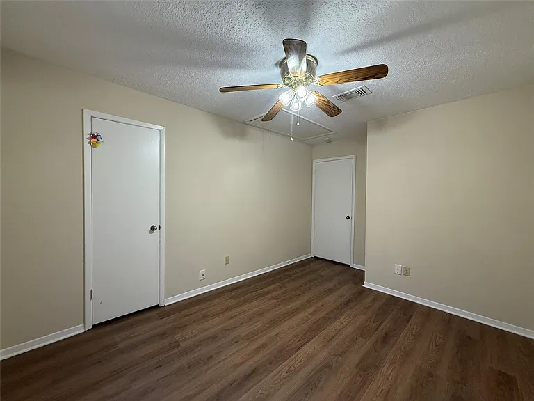 15307 Pebble Lake Dr — Photo 26