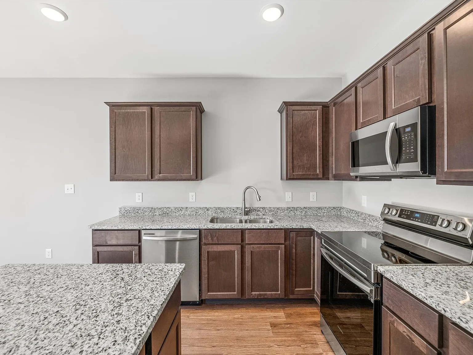 Lenoir City Townhouses — Photo 2