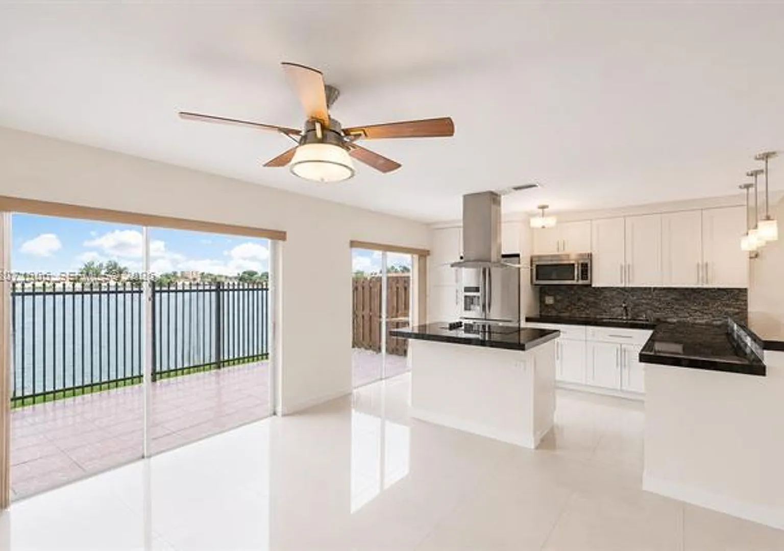 2561 W 60th Pl th 102-1, Hialeah, FL 33016 — Photo 3