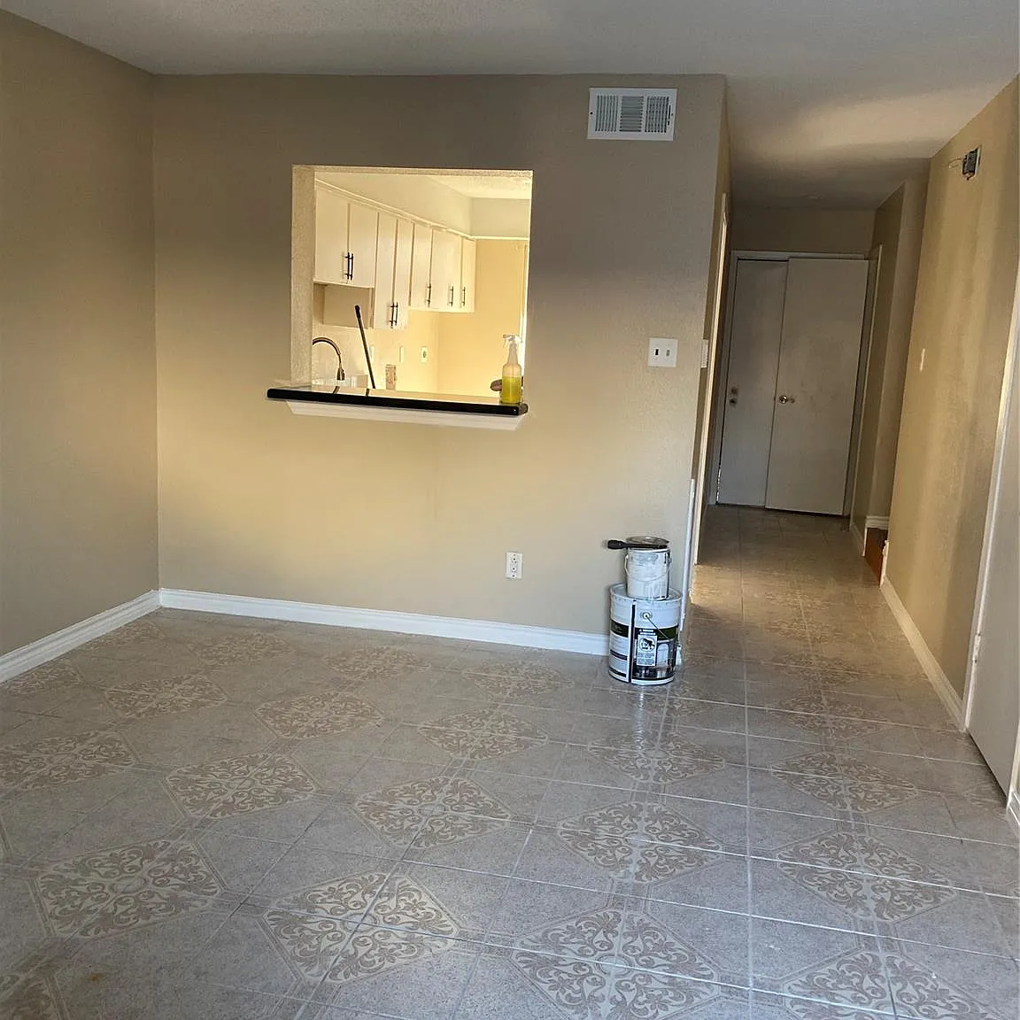 2 bed, 1.5 bath, 1122 sqft, $1,200 — Photo 1