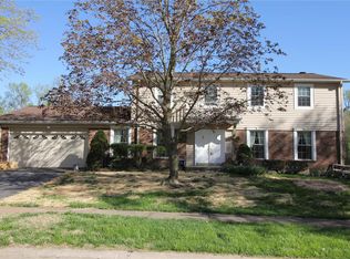 1532 Woodroyal East Dr, Chesterfield, MO 63017