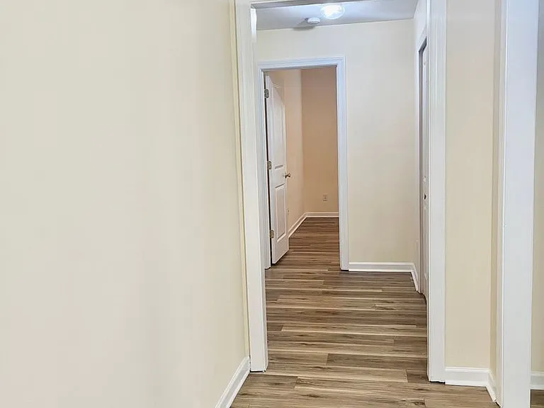 373 Southgate Dr — Photo 23