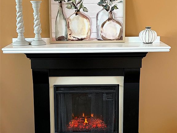 3rd image of 174 Hollins St