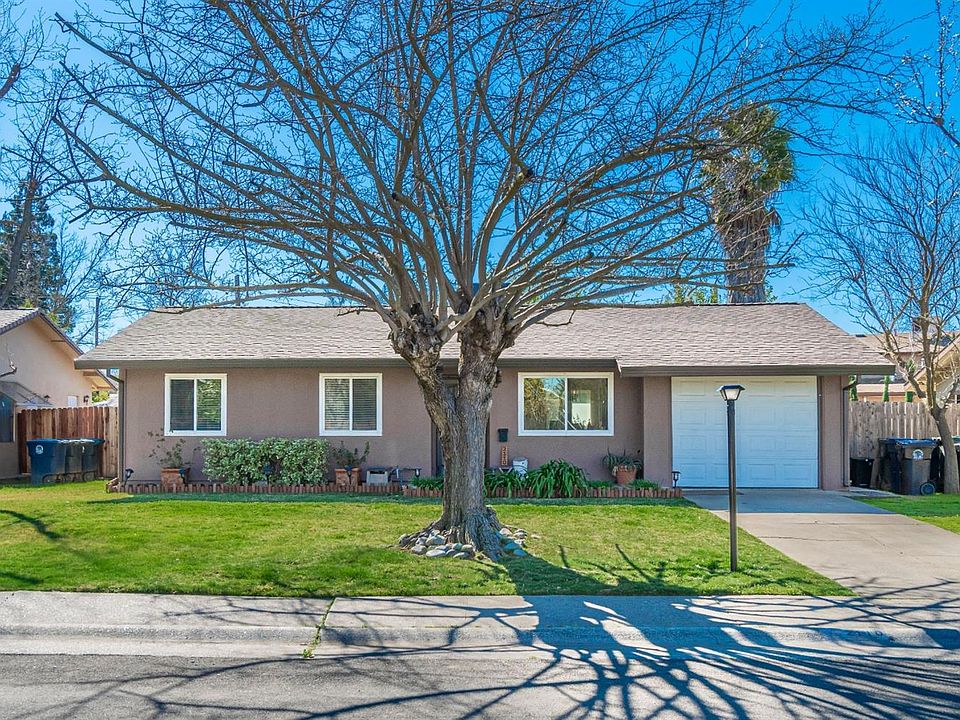 1st image of 2110 Woodlawn Dr