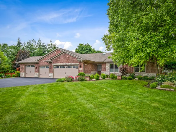 6N020 Old Homestead Rd, St Charles, IL 60175
