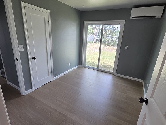 3rd image of 1404 N Bowman Rd