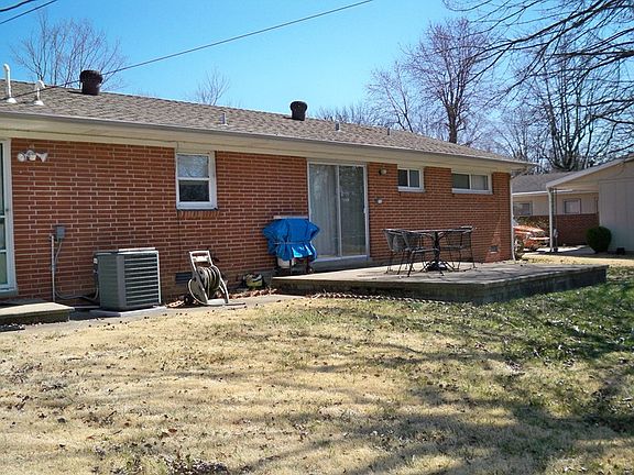 2nd image of 1102 Laura Ln