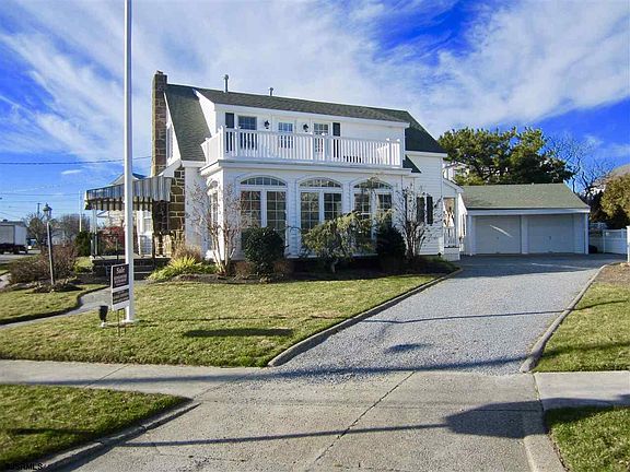 3rd image of 417 Waverly Blvd