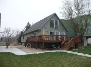 3403 S Shore Dr, Moline, IL