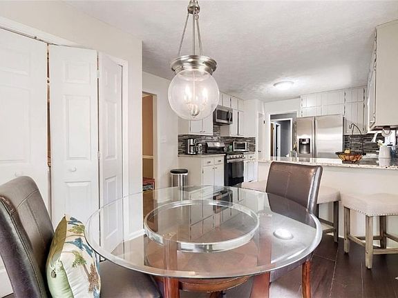5th image of 3842 Bretton Woods Rd