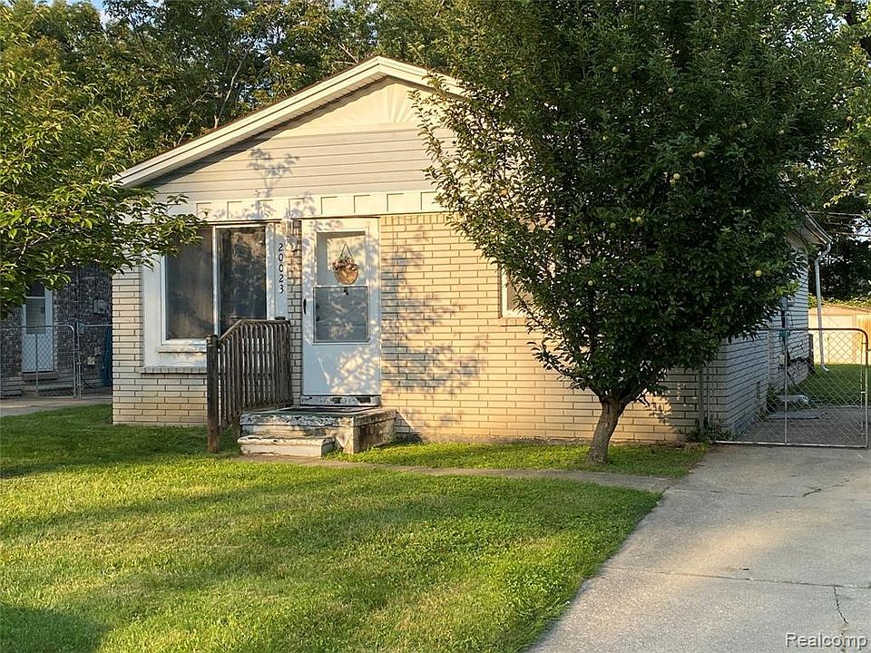 1st image of 20023 Syracuse Ave