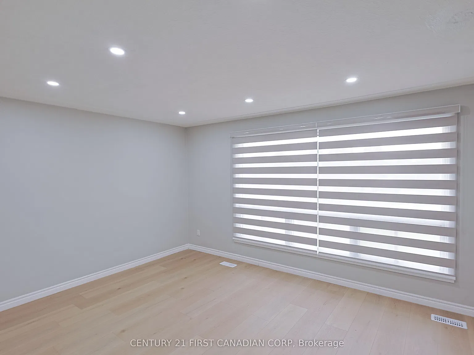 3 bed, $2,090 — Photo 4