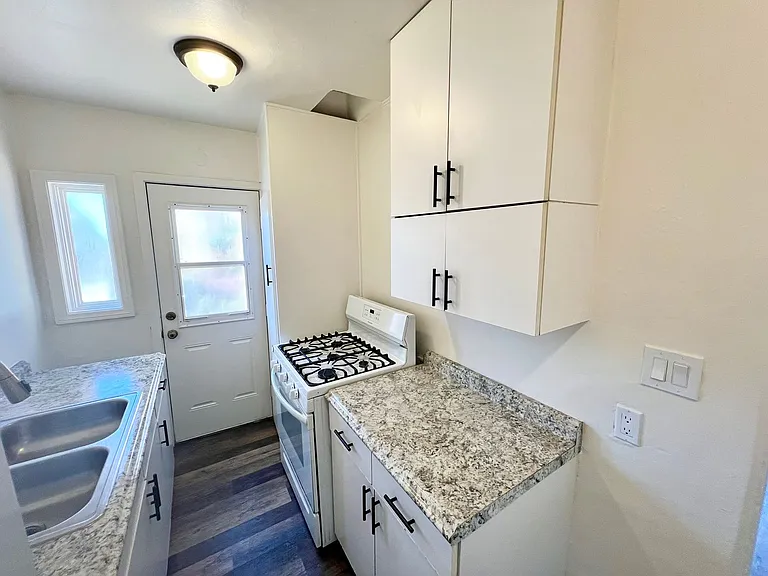 2401-15 G St — Photo 9