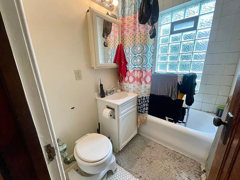 1827 E Park Pl — Photo 10