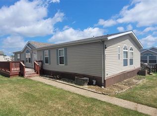 834 Basswood Ln, Iowa City, IA 52246